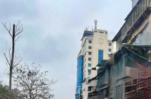 CHO THUÊ MBKD NHÀ HÀNG PHỐ GIẢNG VÕ, 100M2, 3.5 TẦNG, 65 TRIỆU - VỈA HÈ RỘNG 20M